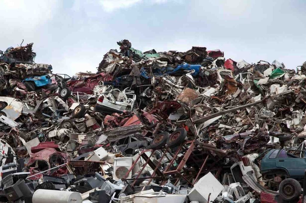 how does e-waste affect the environment